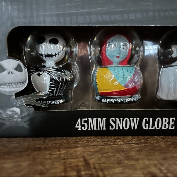 Nightmare before Christmas, mini snow globes, I must have new with tags - Picture 6 of 6